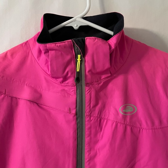 Hot Pink Woman’s Performance Bicycle Windbreaker/Rain Jacket. Size S - Picture 13 of 13